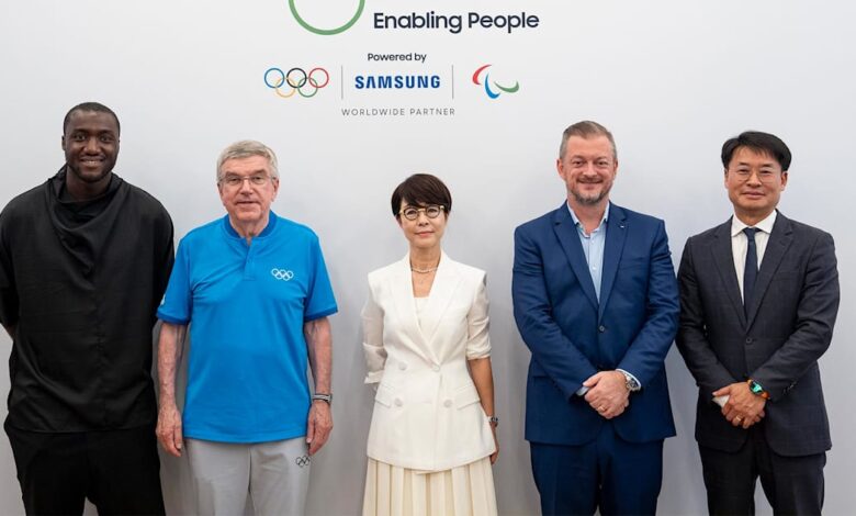 IOC and Samsung launch new digital community to engage young Olympic fans and drive positive change IOC and Samsung launch new digital community to engage young Olympic fans and drive positive change