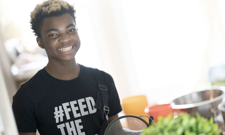 Everyday Greatness: A Teenage Baker Fights Hunger Everyday Greatness: A Teenage Baker Fights Hunger