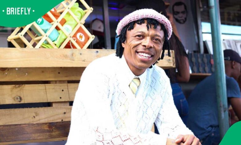 Meet Esau Dlamini: The Journalist Honouring Unsung Heroes of KwaTsaduza Meet Esau Dlamini: The Journalist Honouring Unsung Heroes of KwaTsaduza