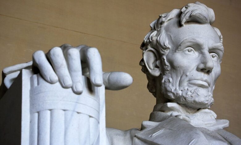 22 Famous Leaders Who Changed History Forever