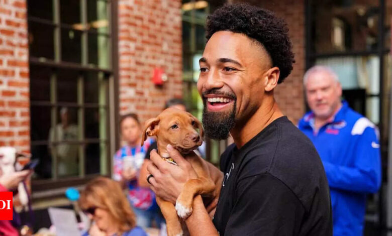 Bills’ WR Khalil Shakir’s heroic rescue of 19 dogs wins Charissa Thompson’s heartfelt applause and inspires fans everywhere | NFL News