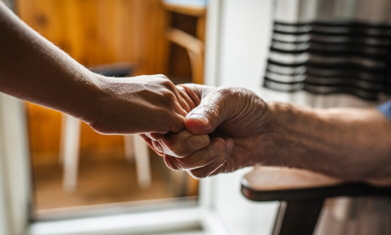 People who volunteer improve their heart and brain health, research finds : Shots People who volunteer improve their heart and brain health, research finds : Shots